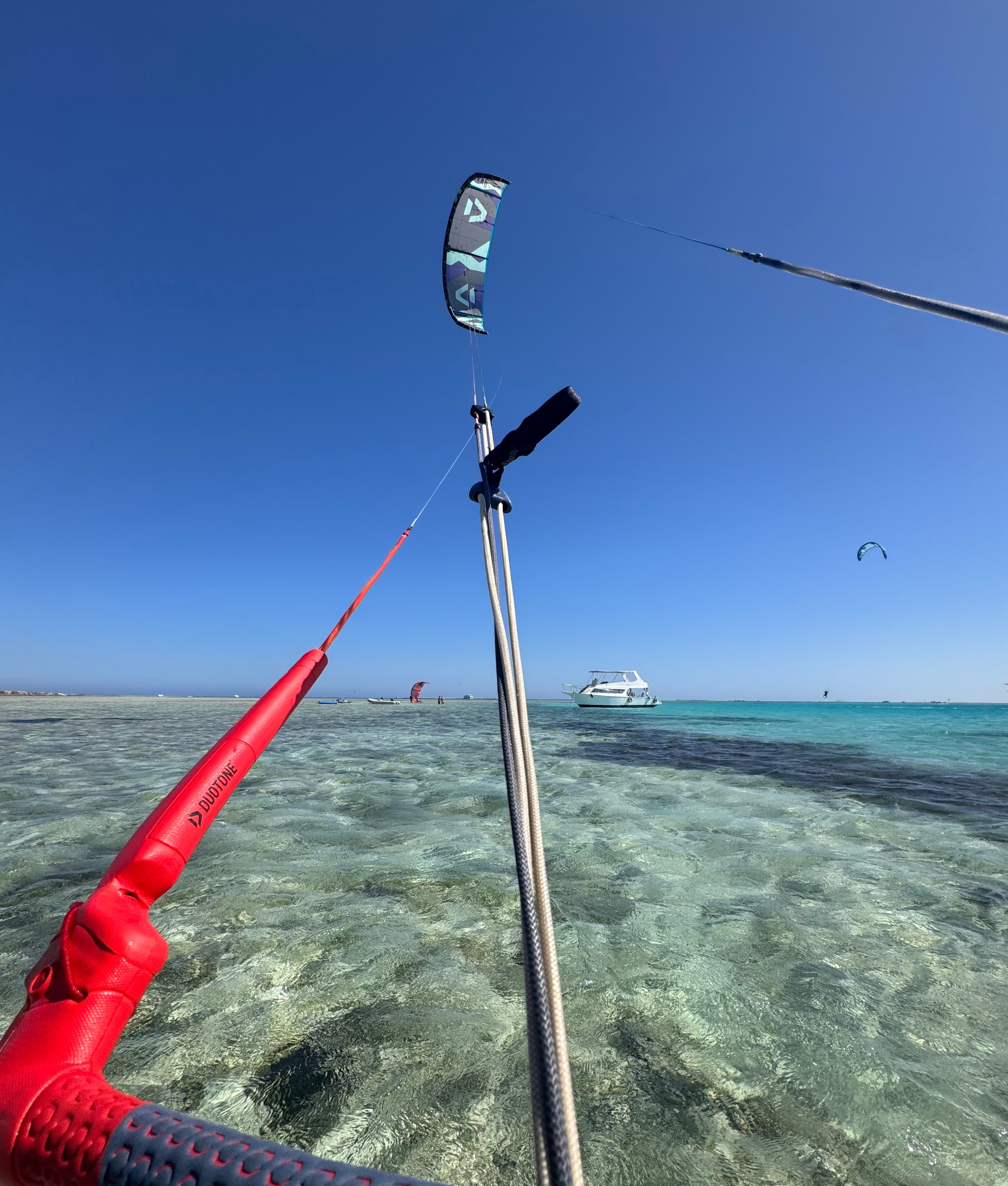 focused kitesurfing student