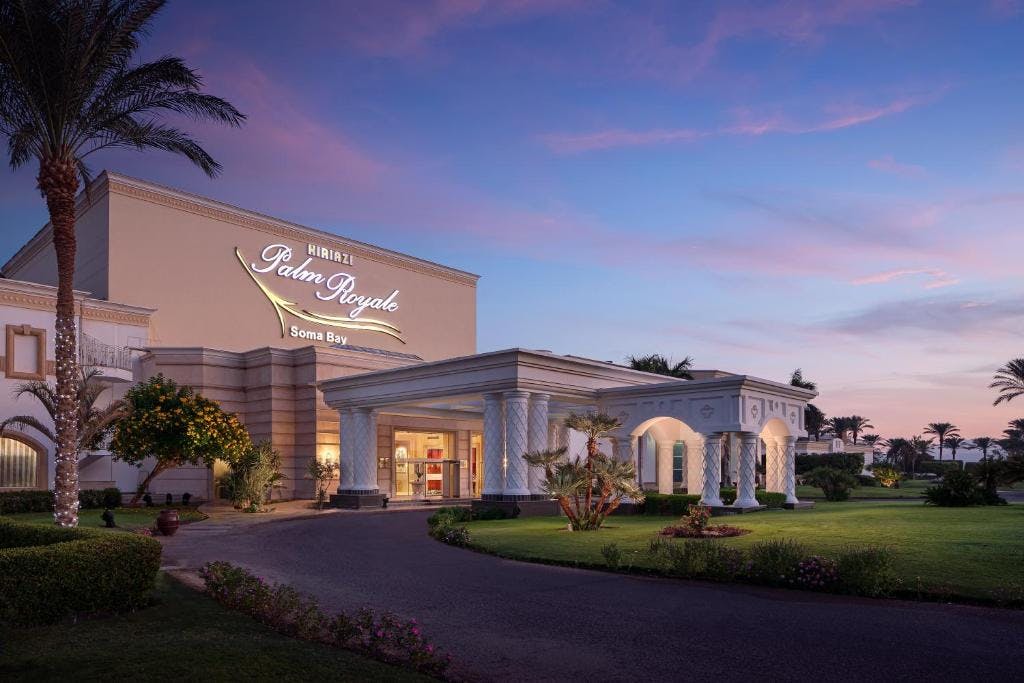 Palm Royale hotel - entrance